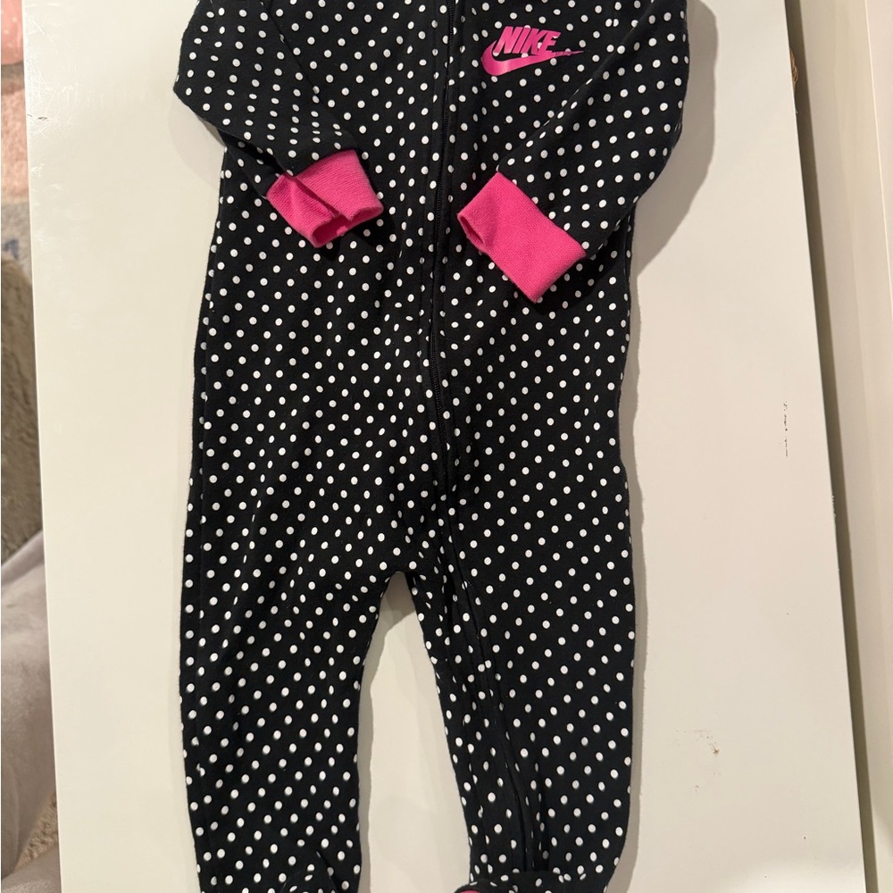 Nike Polka Dot Black and Pink 6M Pajama’s